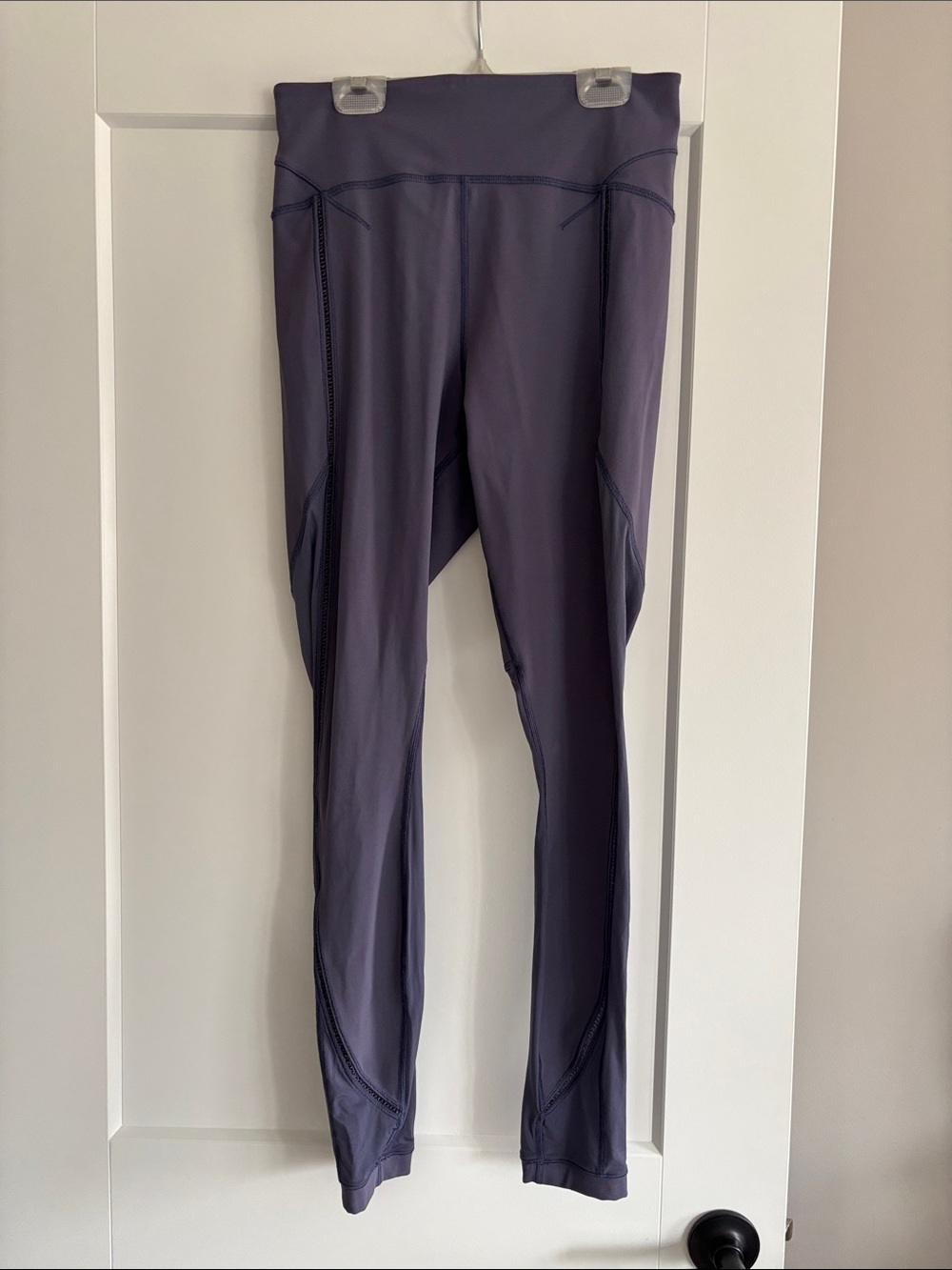 Lululemon Sculpt It Tights in a Size 8 - Picture 8 of 8